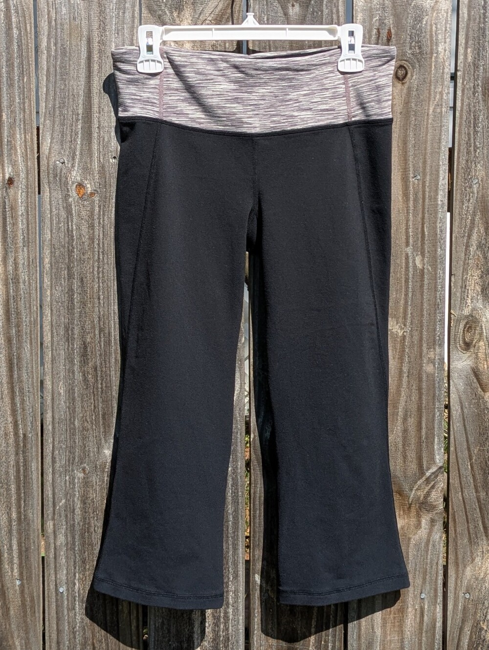 Lululemon Sz 8 Black Crop With Gray/White Band and Back Leg Slits Old School
